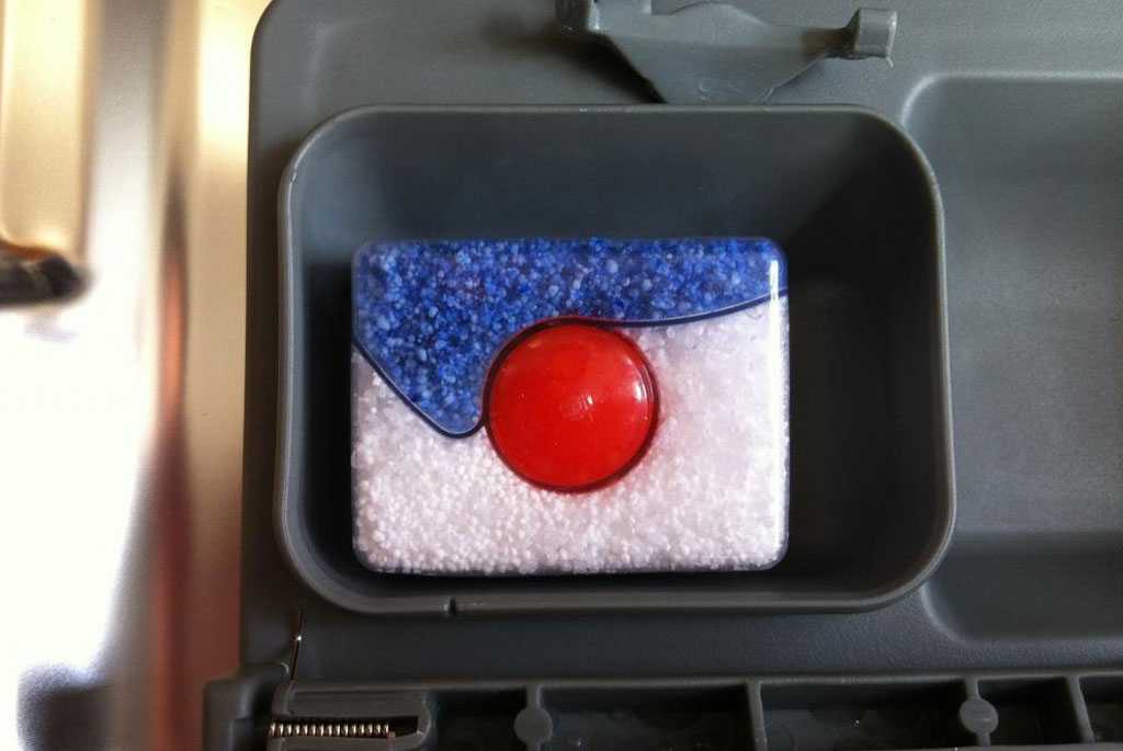 Не растворяется таблетка в посудомоечной машине AEG