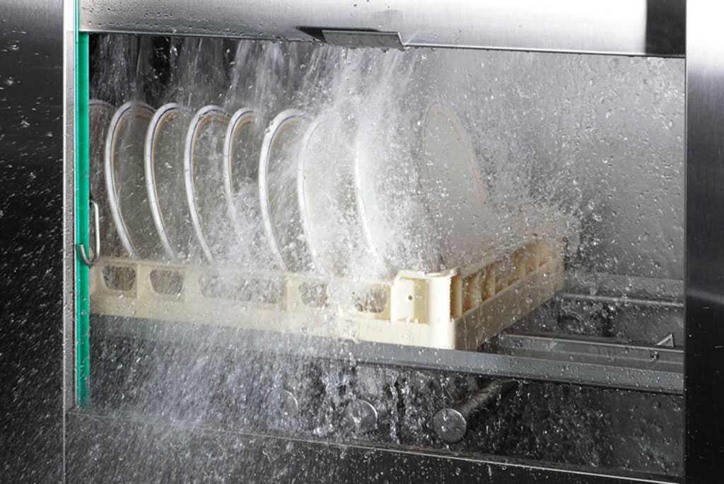 Посудомоечная машина не сливает воду AEG